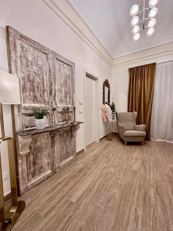 Nerina Hotel คาตาเนีย ภายนอก รูปภาพ